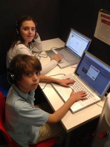 Tamid Kids at Computer